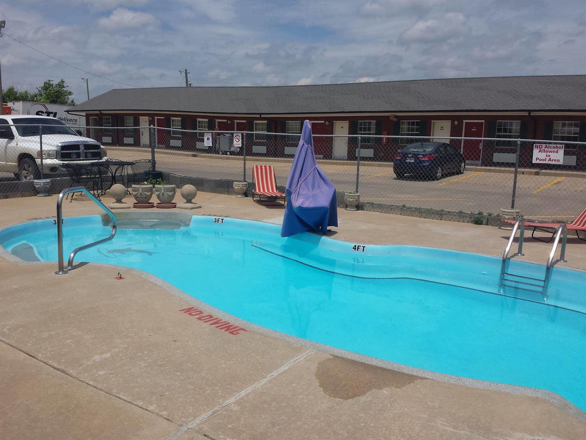 Green Country Inn Henryetta Экстерьер фото